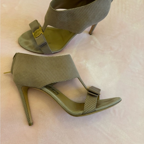 Ferragamo suede sandals - bootie style. Size 38.5 - Picture 2 of 3